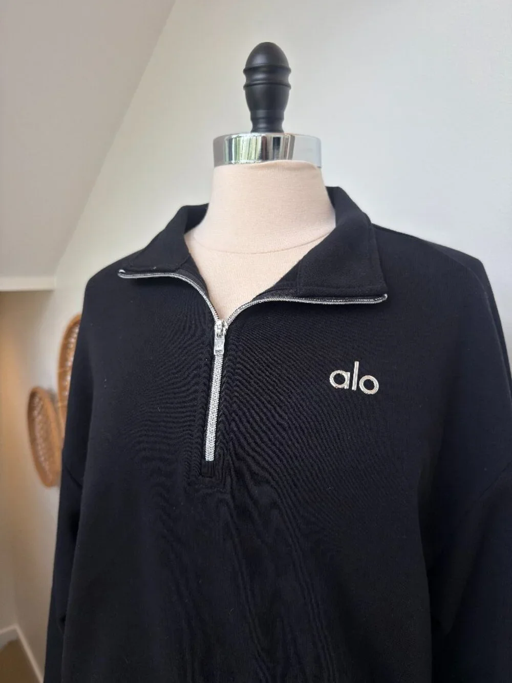 Alo Yoga Accolade 1/4 Zip Pullover in Black - Picture 2 of 4